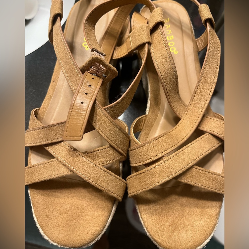 Woman’s strap wedge sandal
